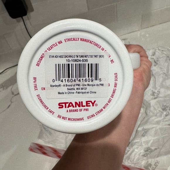 Stanley 40oz Mistletoe Twist Limited Edition - Picture 8 of 10